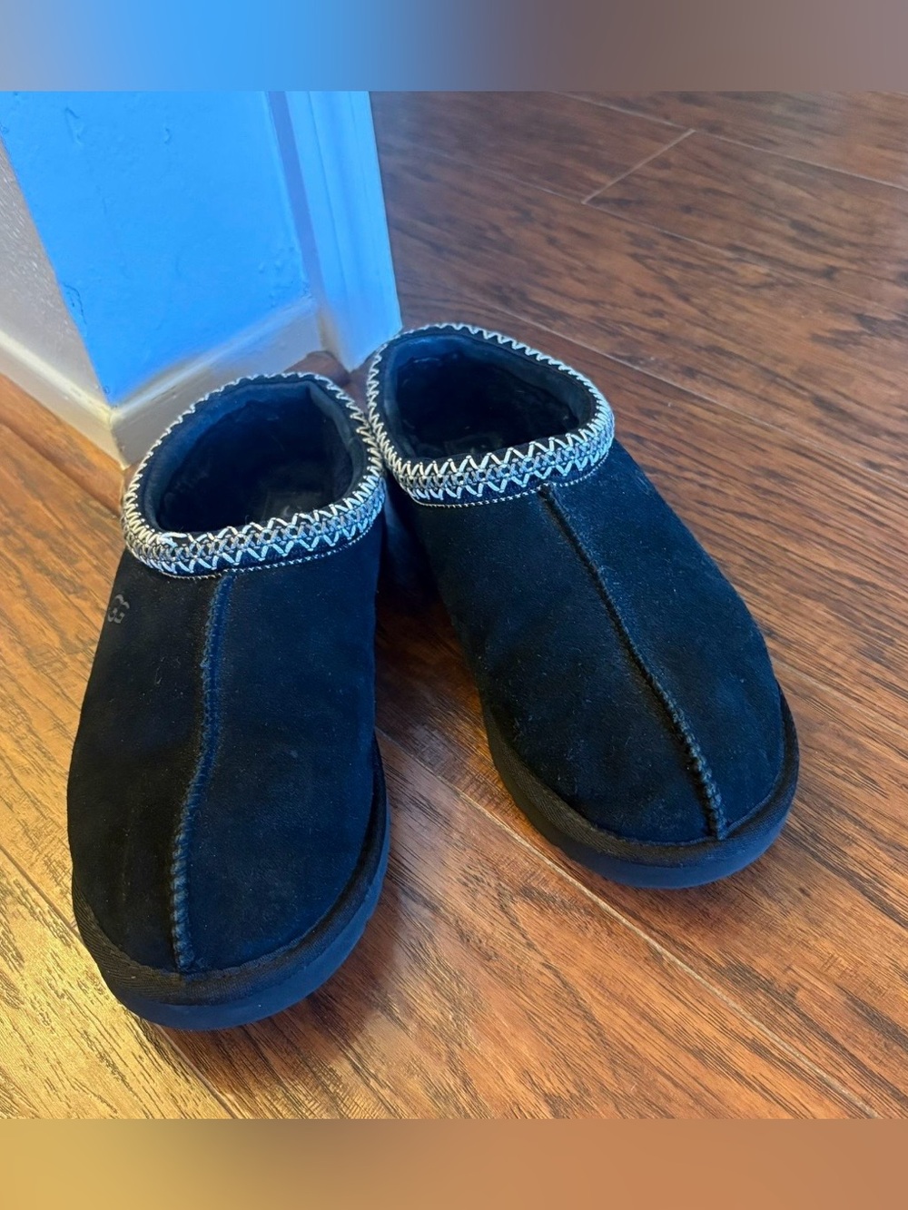 UGG Tasman II Black Slip-On Shearling Clog - Picture 2 of 6